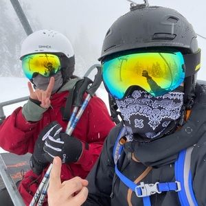 Meet your Posher, Victor